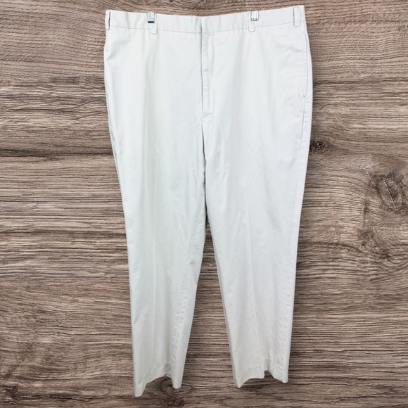 L.L. Bean Neutral Tan Chinos 100% Cotton Flat Front Straight Leg Pants Size 40 - Picture 1 of 8